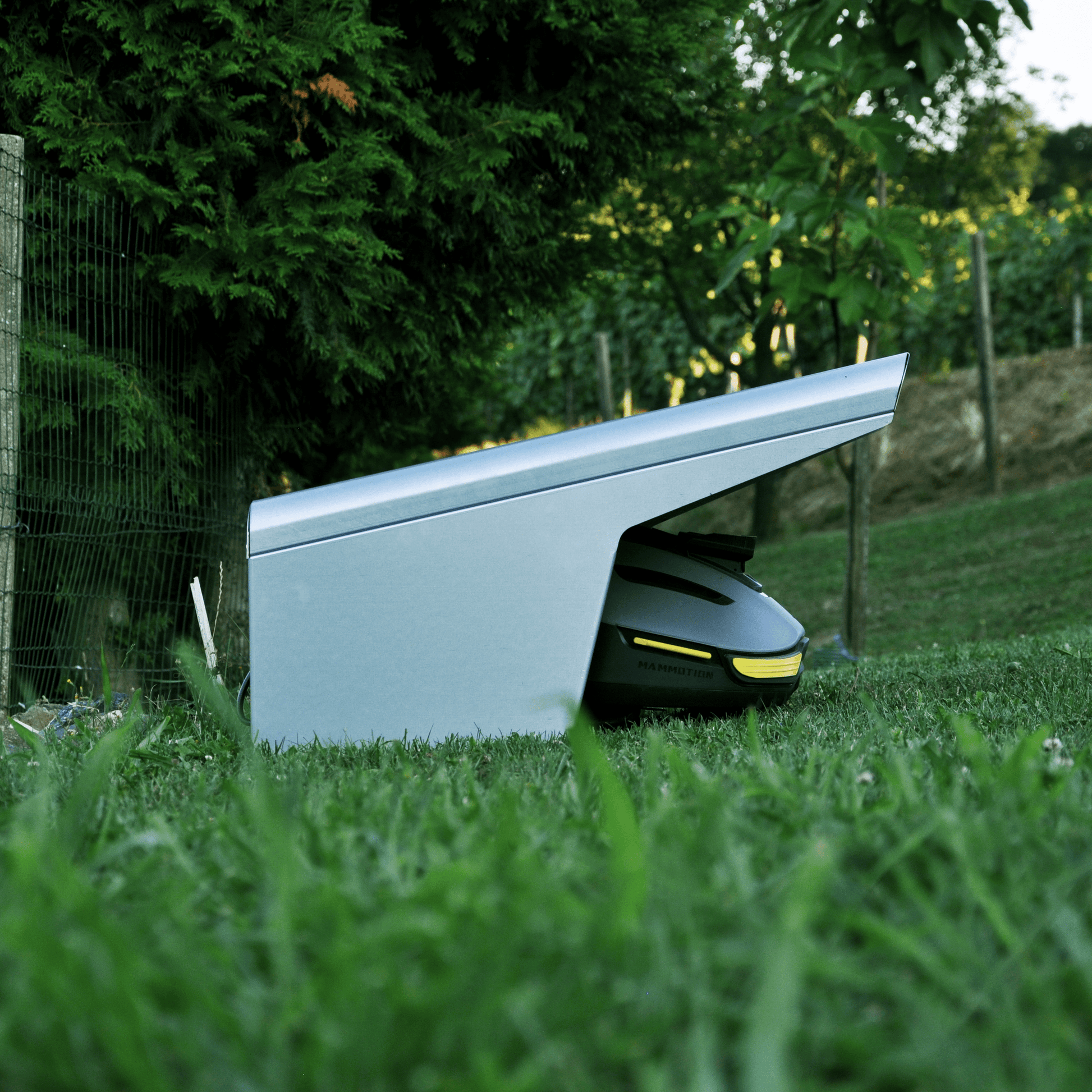 Metall - Garage für Mähroboter – Schutz vor Sonne & Regen – Universal - Exact Designs