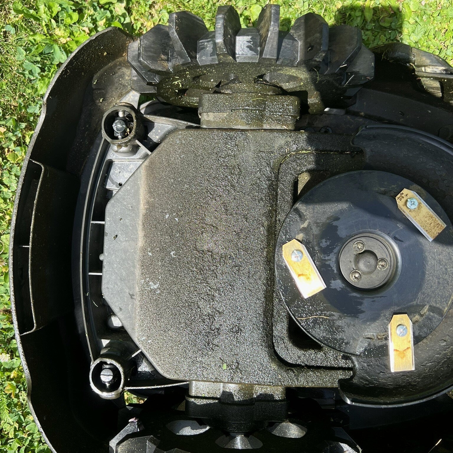 Spiked Wheels für Gardena Sileno City & Life – Verbesserter Grip und Traktion - Exact Designs